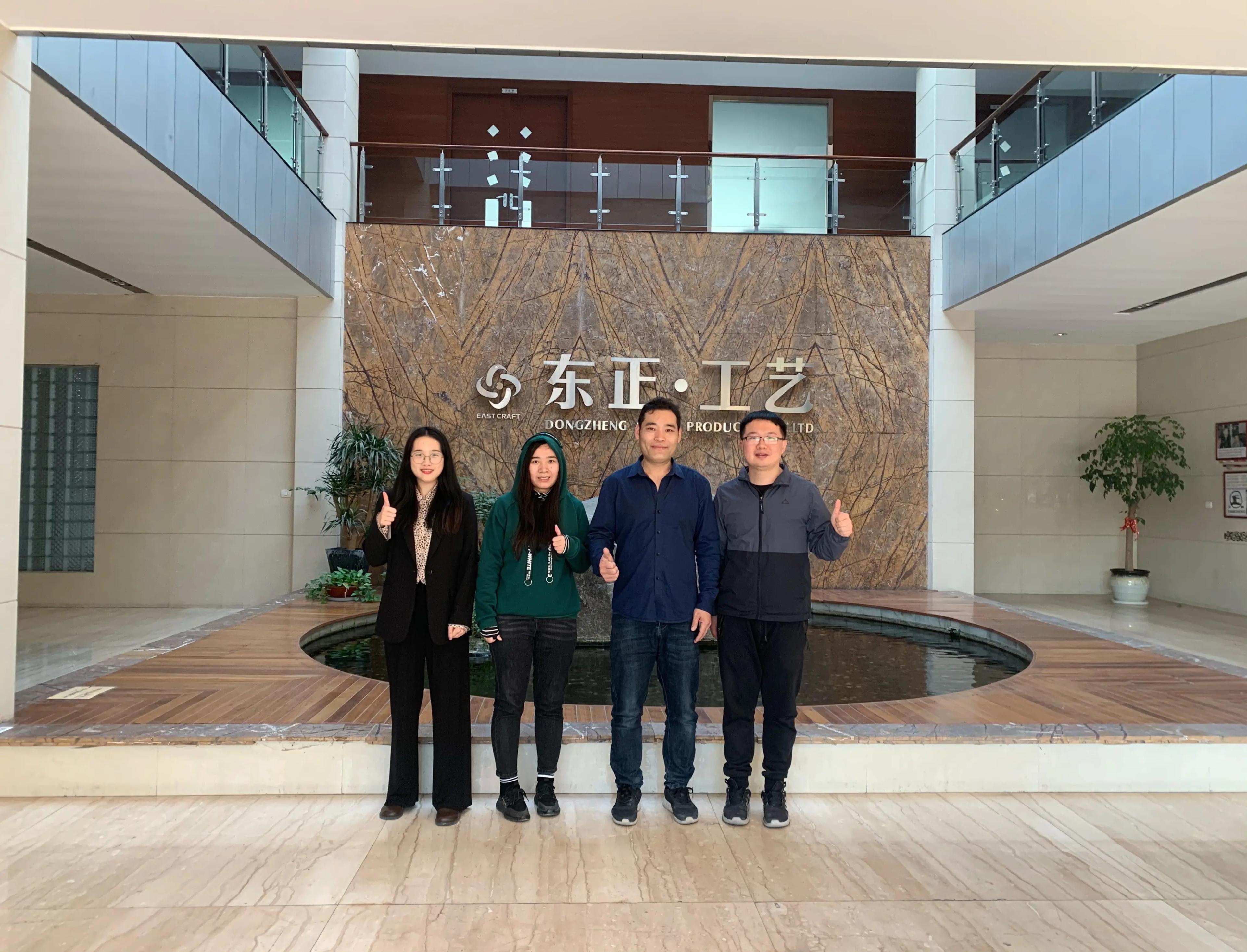 Dongzheng representatives meeting with customers